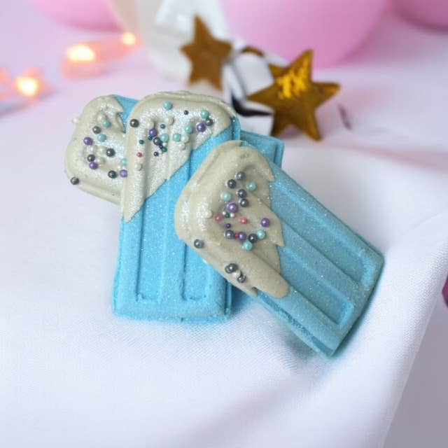 The Lavish Goat - Blue Popsicle Prize Inside Bath Bomb