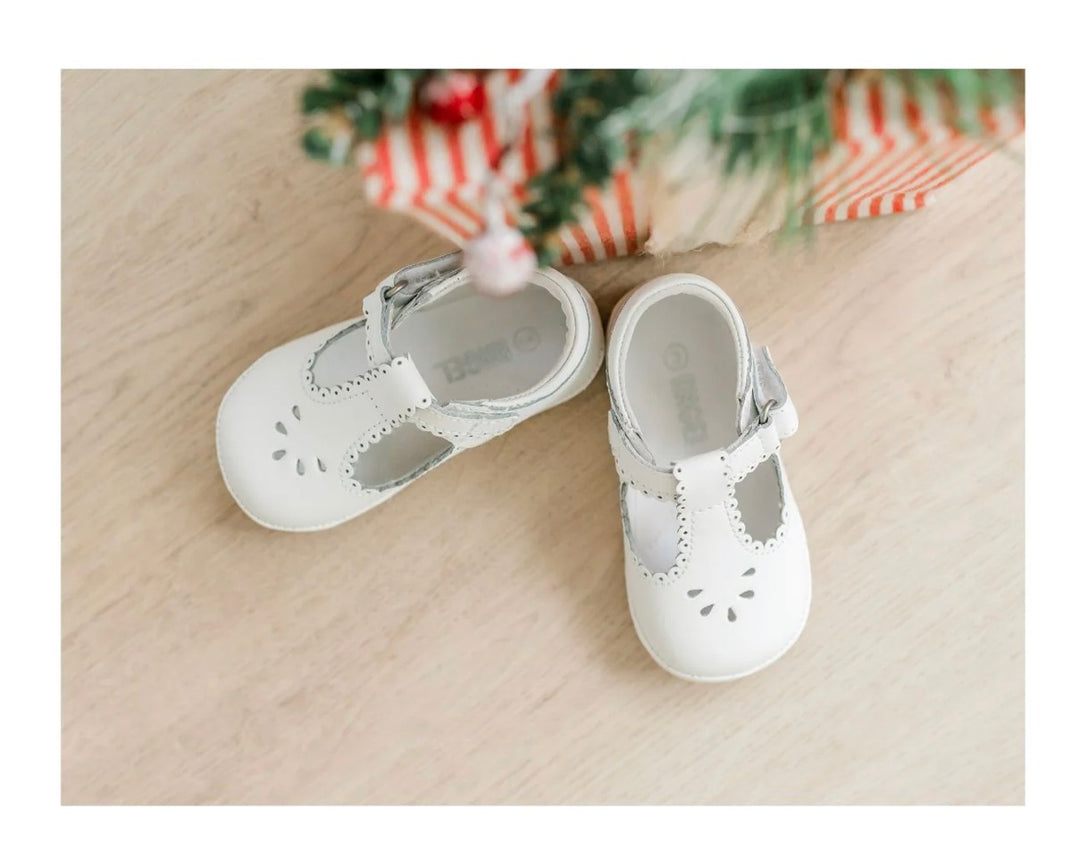 Dottie Scalloped Perforated MJ | White