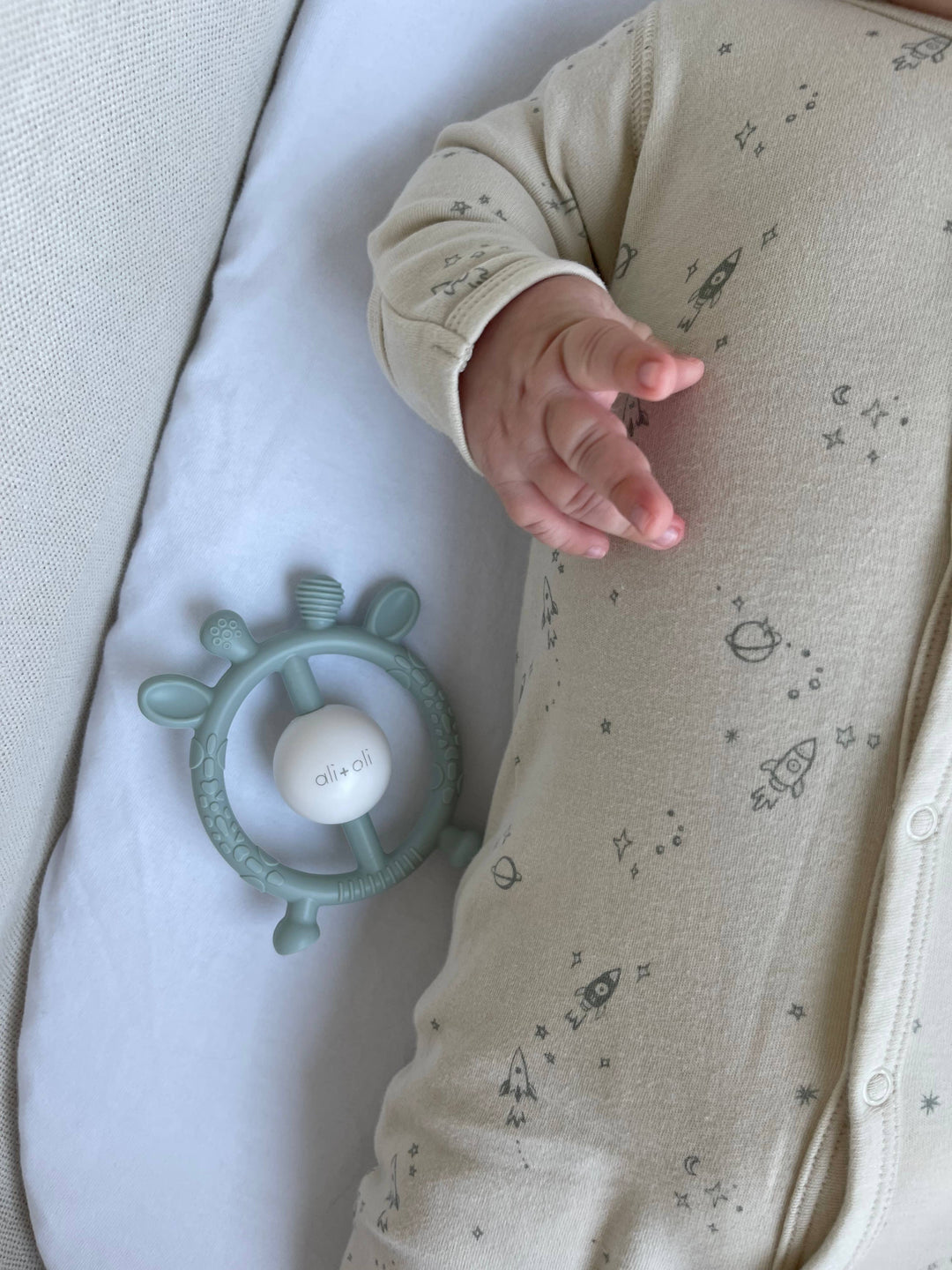 Silicone Giraffe Teether & Rattle (Mist)