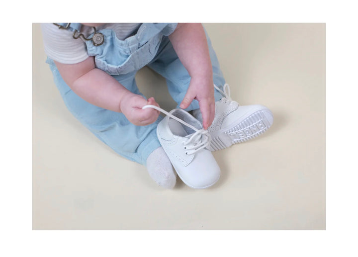James Boy's White Leather Lace Up Shoe (Baby)