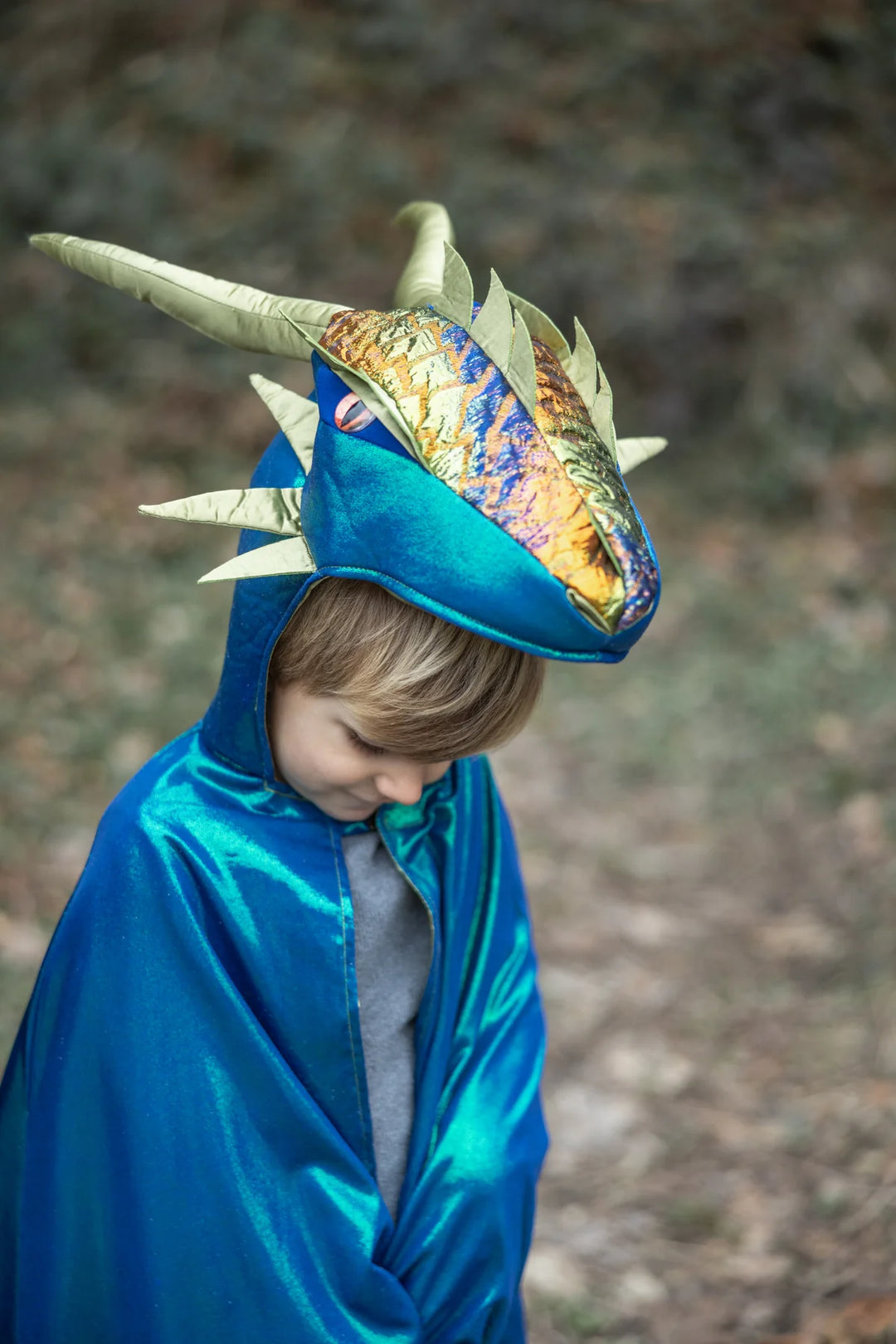 Emerald The Metallic Dragon Cape: 3/4