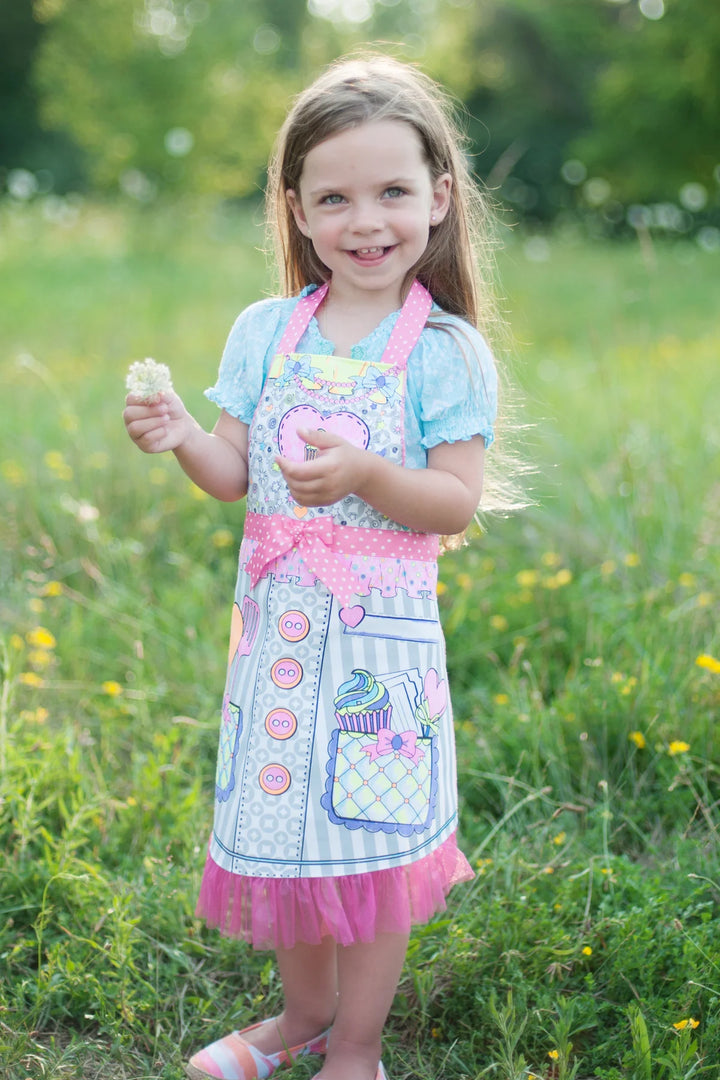 Colour-An-Apron: Size 4-6Y