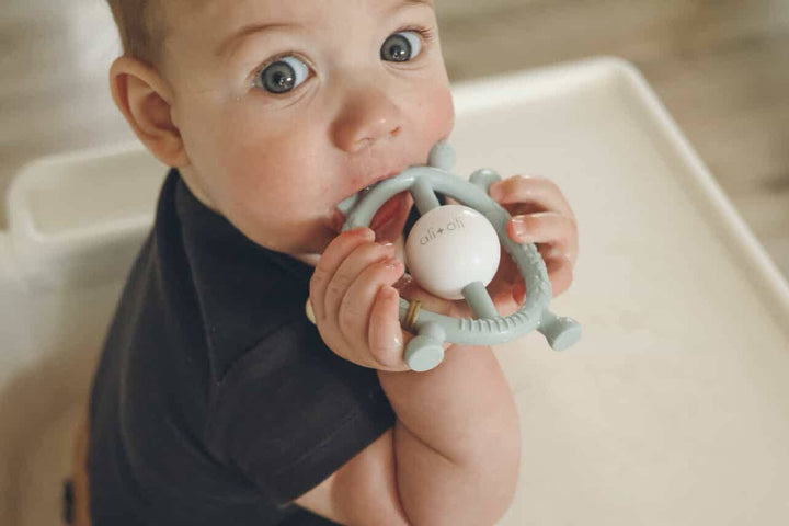 Silicone Giraffe Teether & Rattle (Mist)